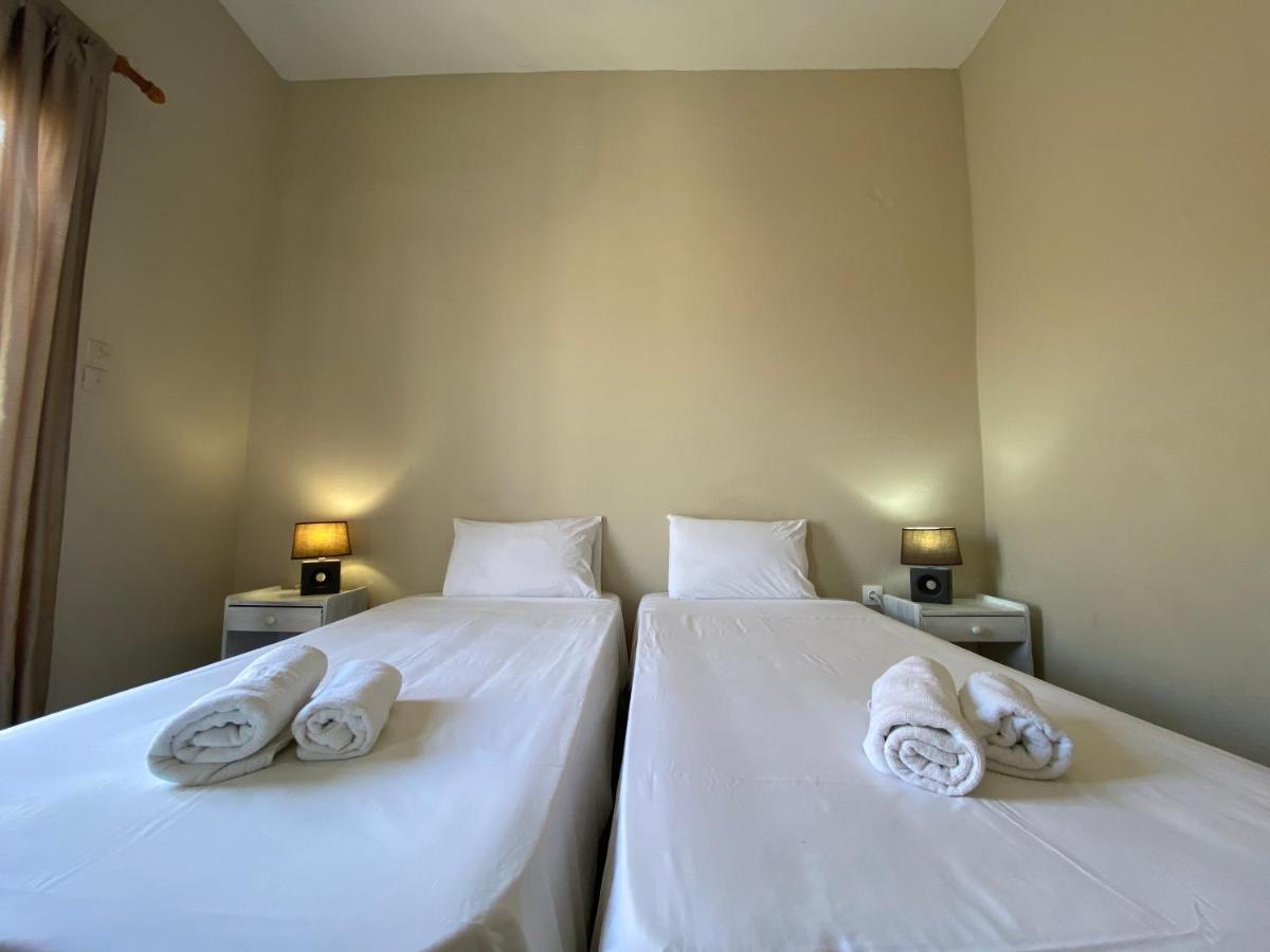 Hotel Pansion Roulis Moraitika Exterior foto